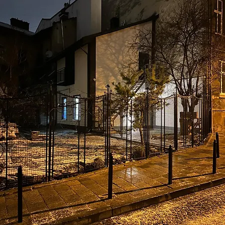 On Snijna Street 5 Апартаменти *