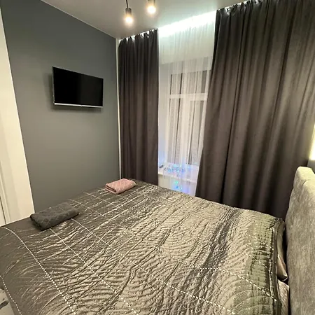 Апартаменти On Snijna Street 5