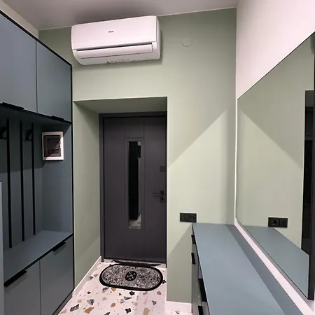 Apartment On Snijna Street 5 *