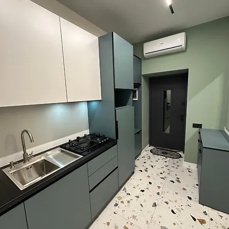 Apartment On Snijna Street 5 *