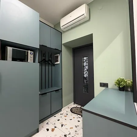 Apartment On Snijna Street 5 *